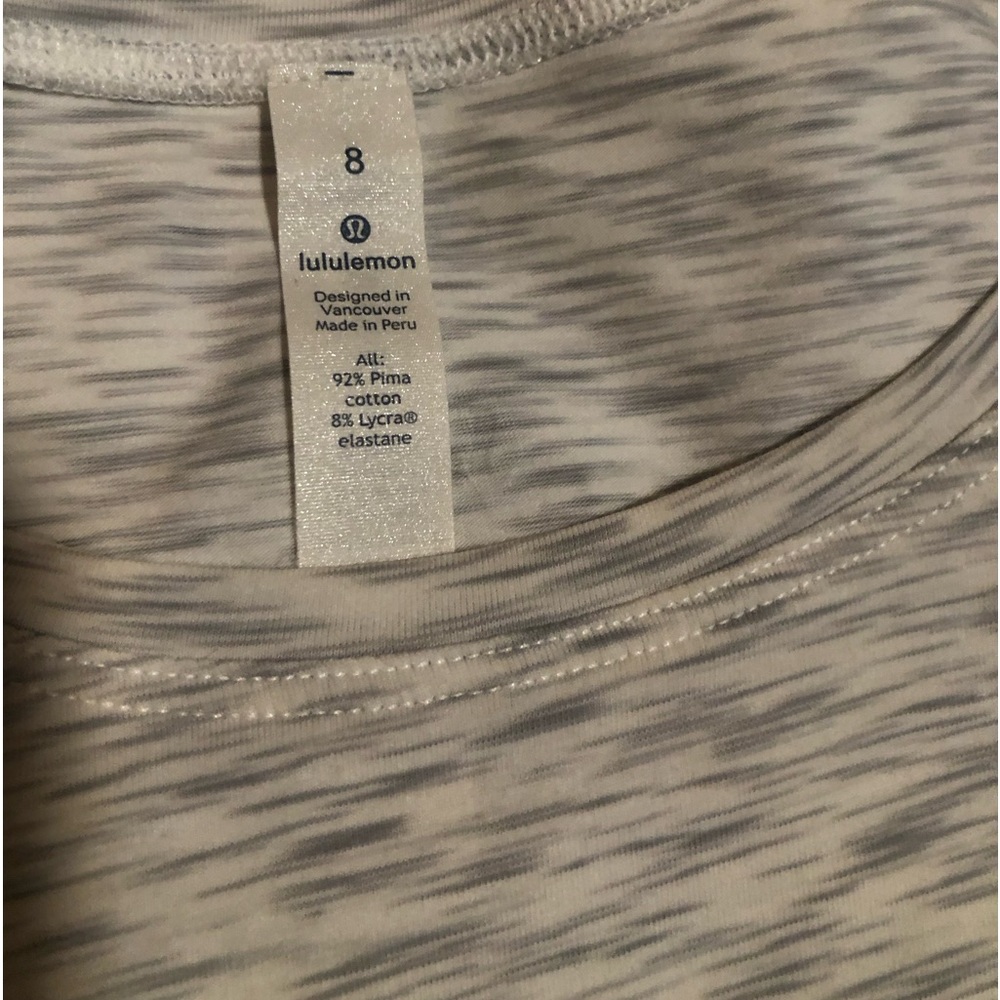 Long sleeve Lululemon top in perfect condition